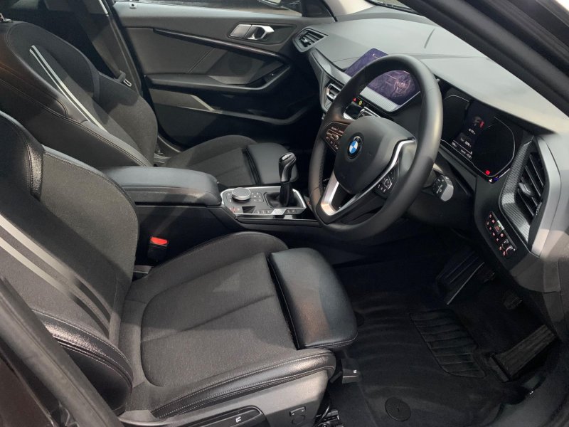 BMW 1 SERIES
