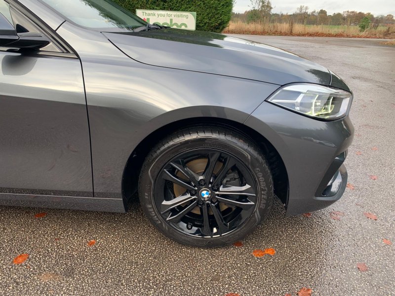BMW 1 SERIES