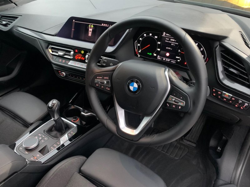 BMW 1 SERIES