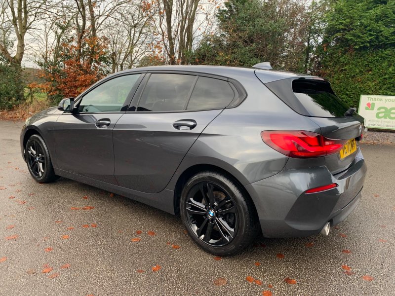 BMW 1 SERIES