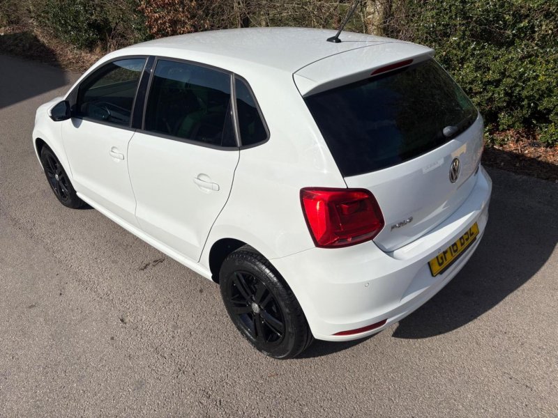 VOLKSWAGEN POLO