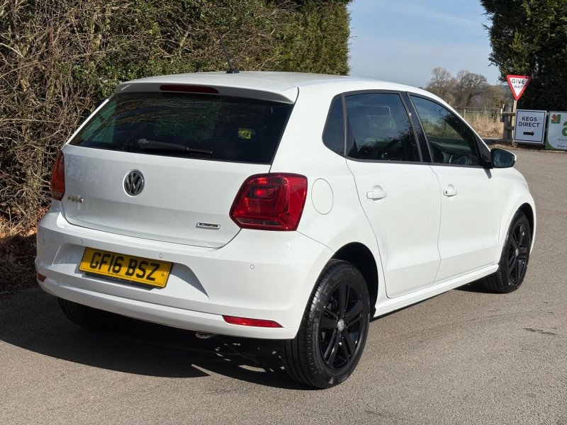 VOLKSWAGEN POLO