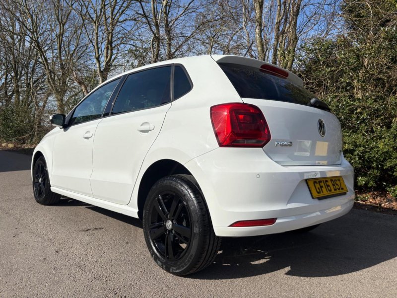 VOLKSWAGEN POLO