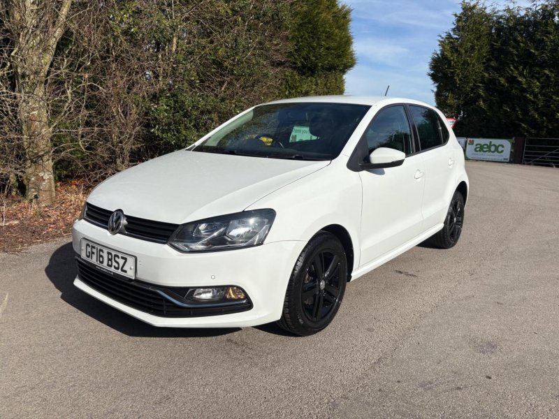 VOLKSWAGEN POLO