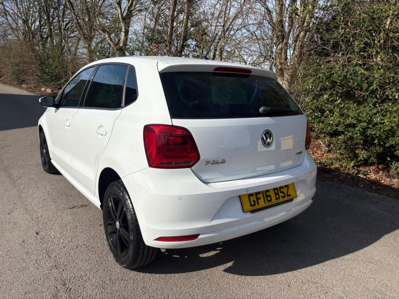 VOLKSWAGEN POLO