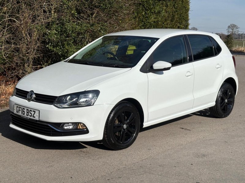 VOLKSWAGEN POLO