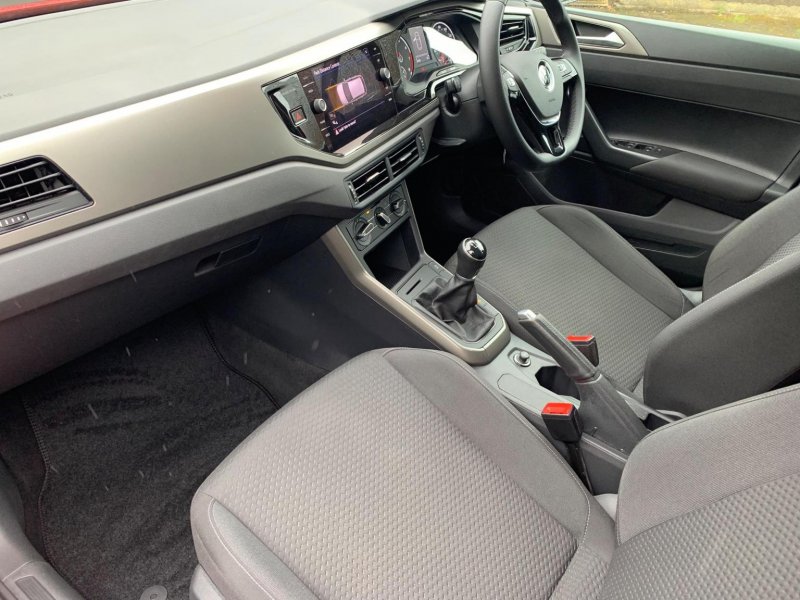 VOLKSWAGEN POLO