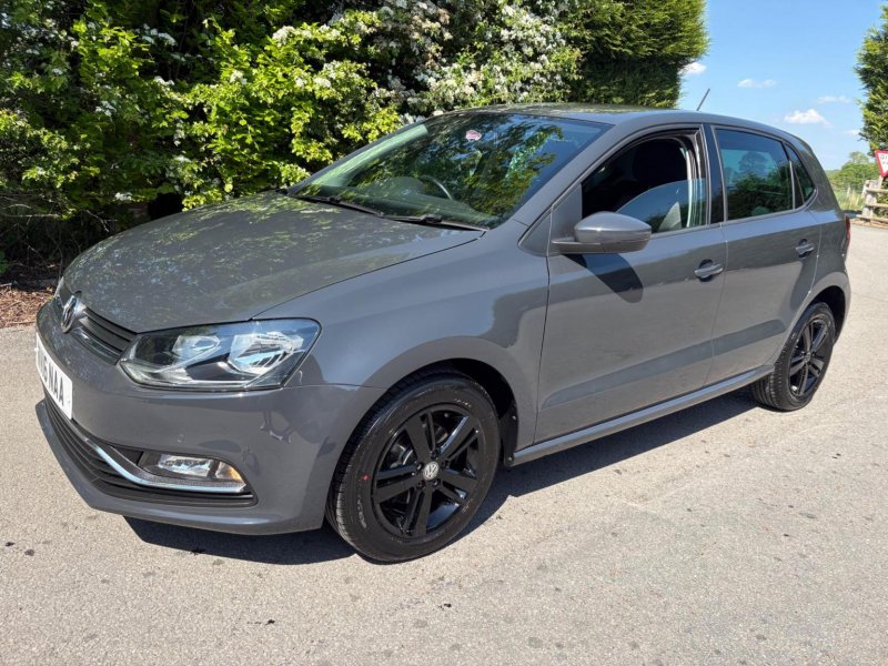 VOLKSWAGEN POLO