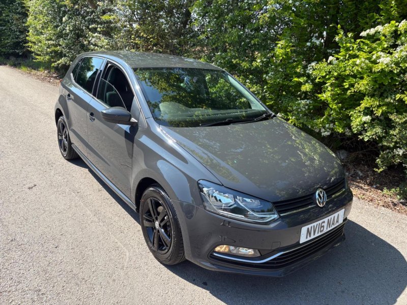 VOLKSWAGEN POLO