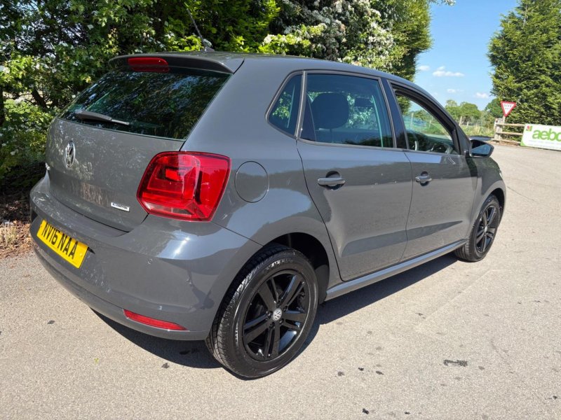 VOLKSWAGEN POLO