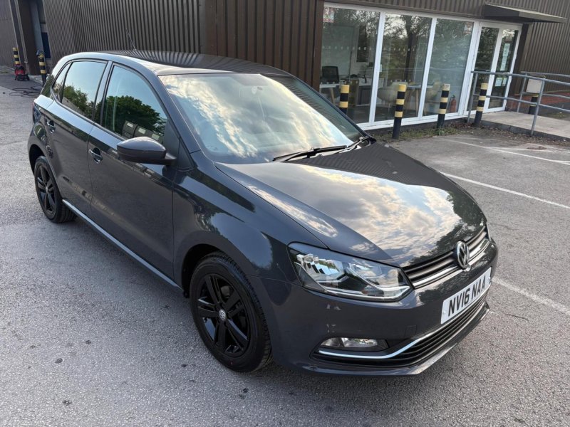 VOLKSWAGEN POLO