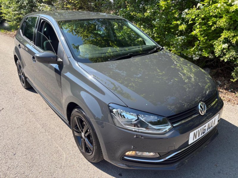 VOLKSWAGEN POLO