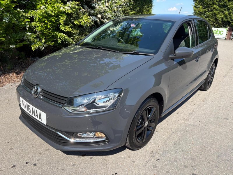 VOLKSWAGEN POLO