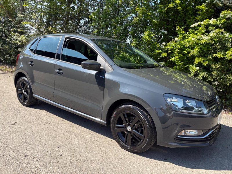VOLKSWAGEN POLO