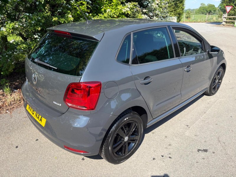 VOLKSWAGEN POLO