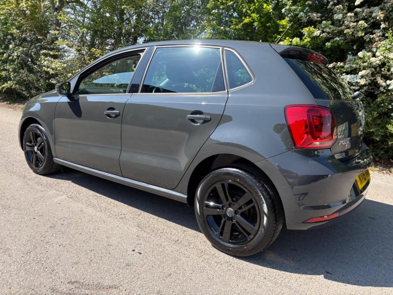VOLKSWAGEN POLO