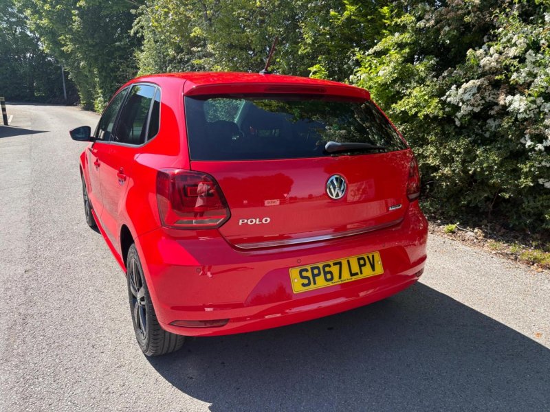 VOLKSWAGEN POLO