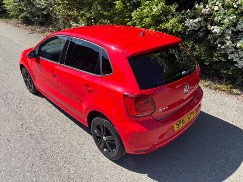 VOLKSWAGEN POLO