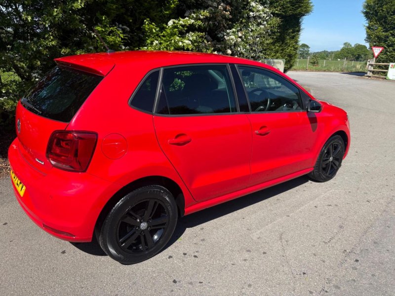 VOLKSWAGEN POLO
