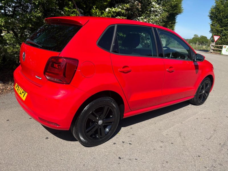 VOLKSWAGEN POLO