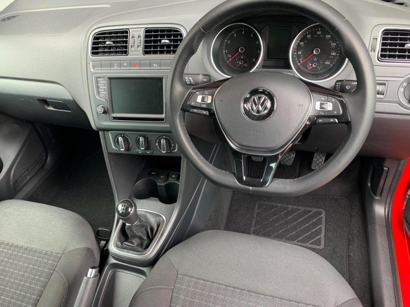 VOLKSWAGEN POLO