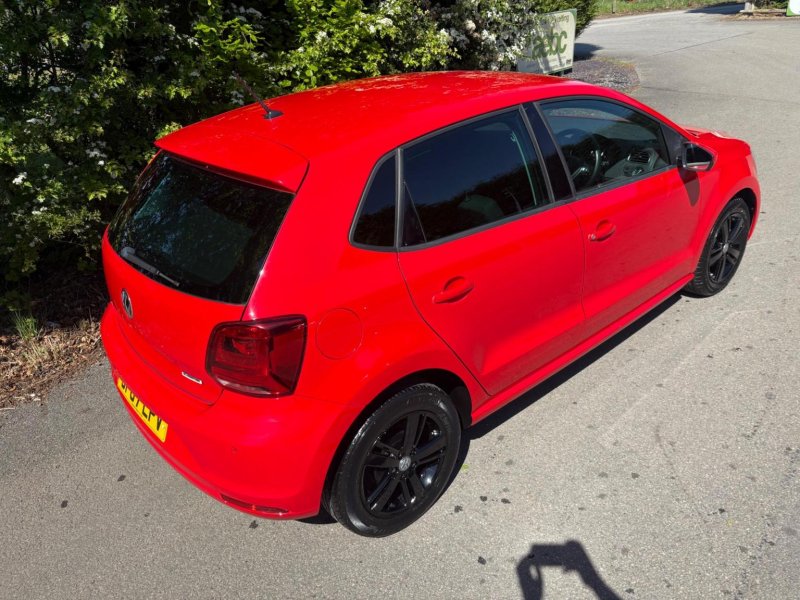 VOLKSWAGEN POLO